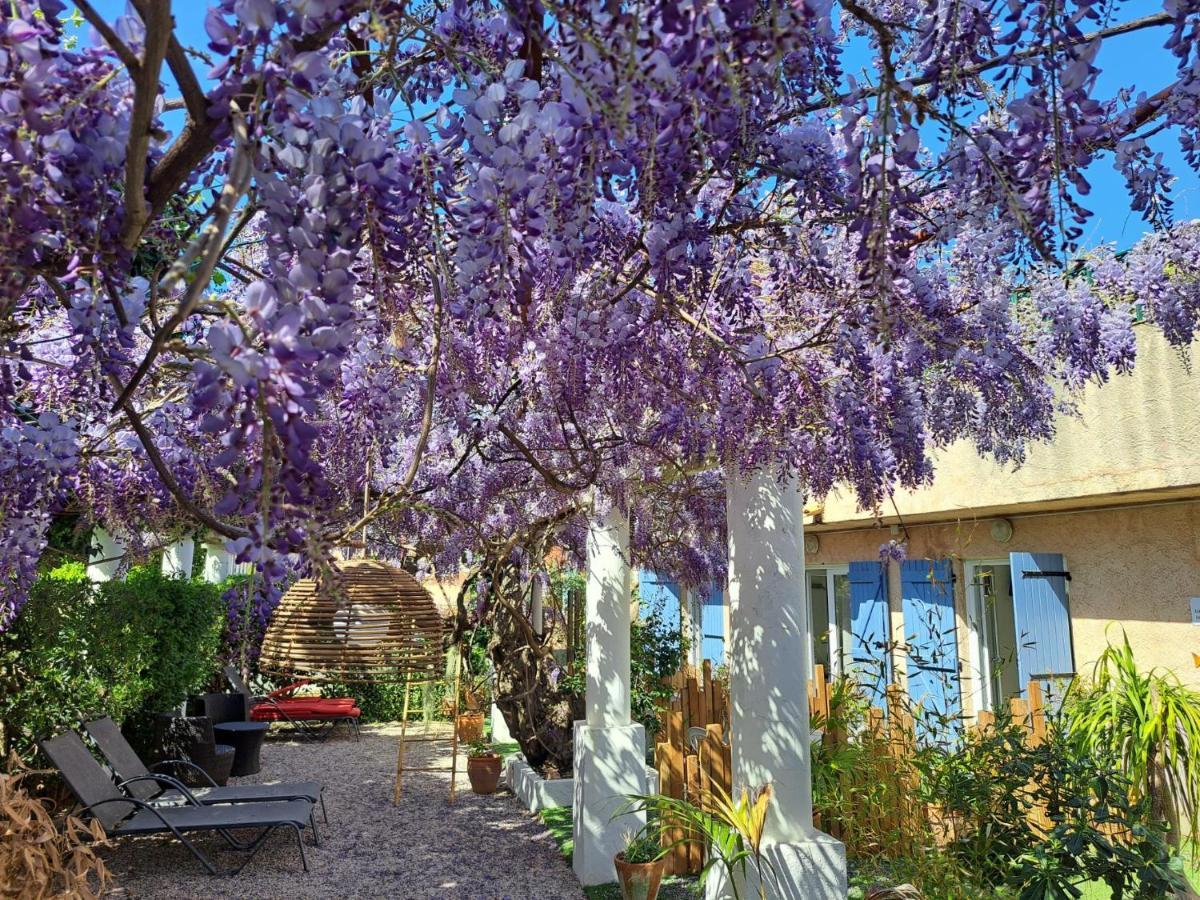 Chez Louis Hotel Les Issambres Bagian luar foto