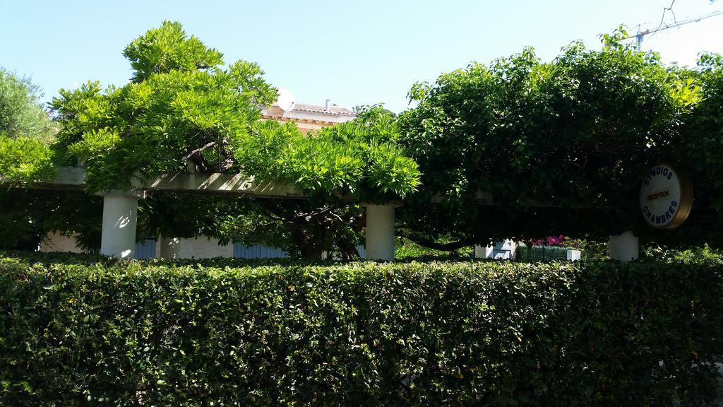 Chez Louis Hotel Les Issambres Bagian luar foto