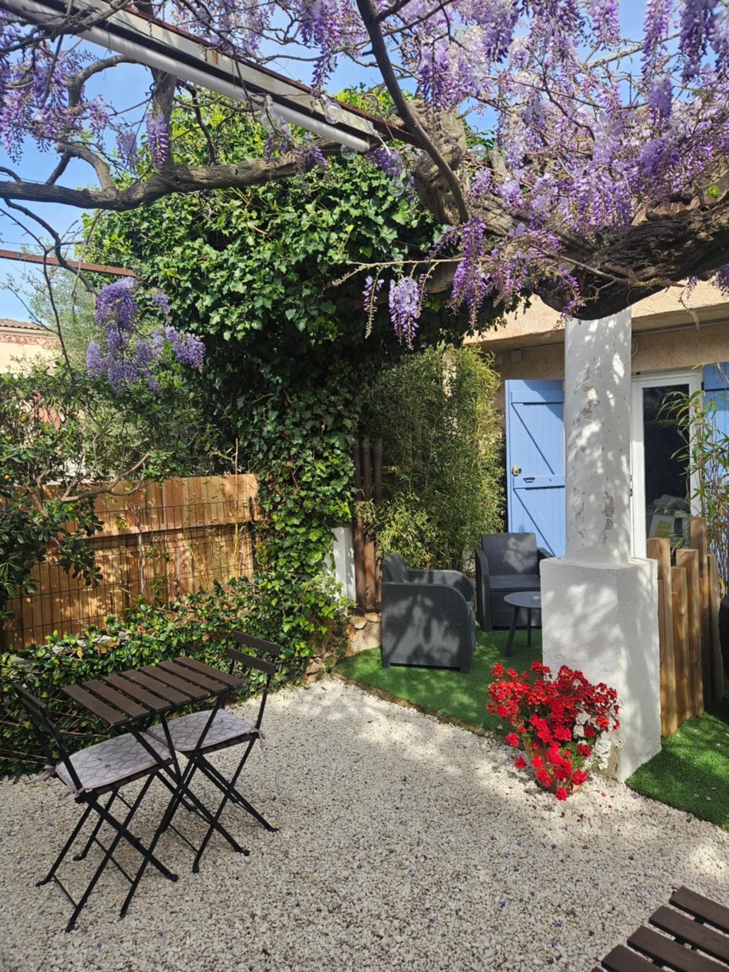 Chez Louis Hotel Les Issambres Bagian luar foto