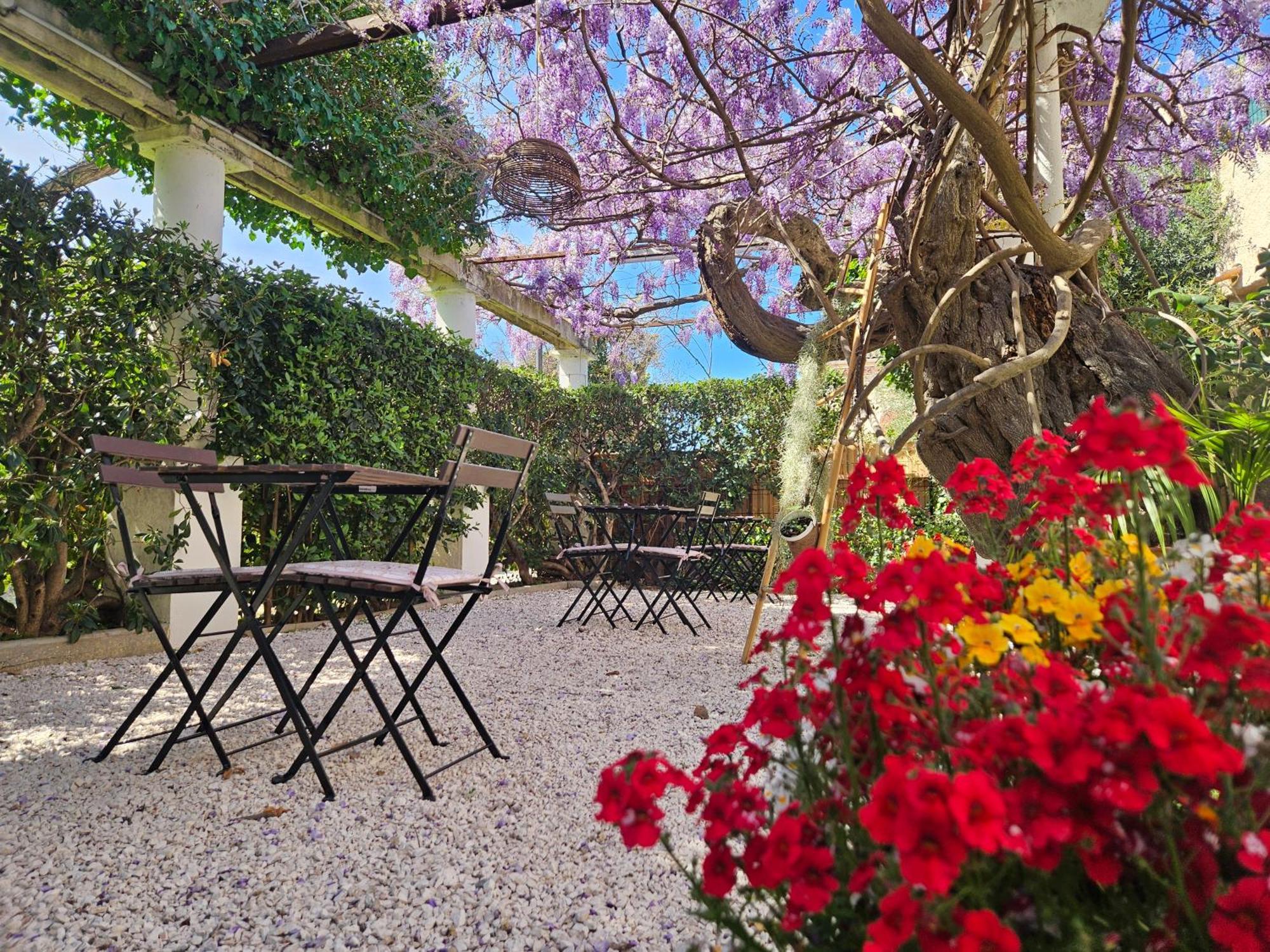 Chez Louis Hotel Les Issambres Bagian luar foto
