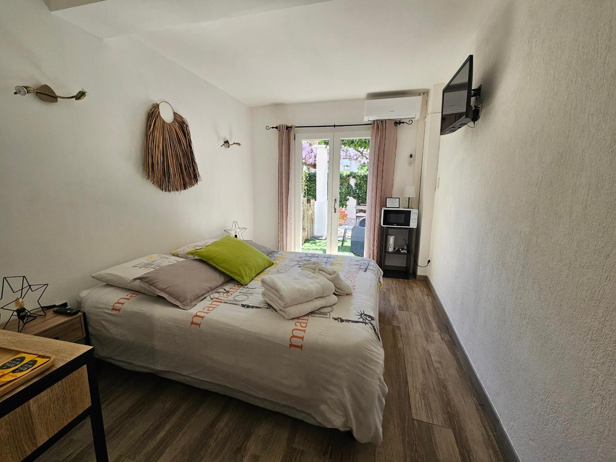 Chez Louis Hotel Les Issambres Bagian luar foto