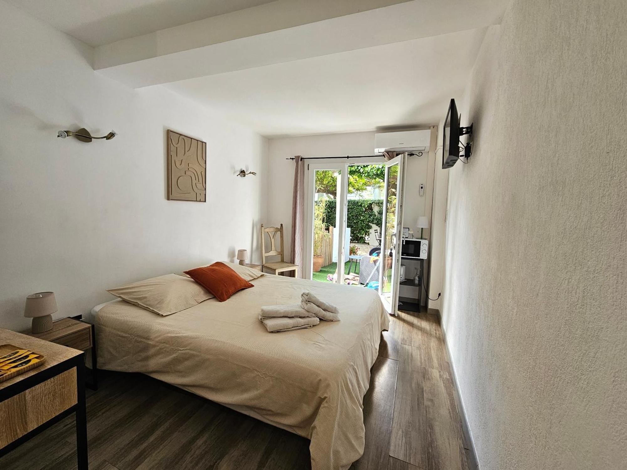 Chez Louis Hotel Les Issambres Bagian luar foto
